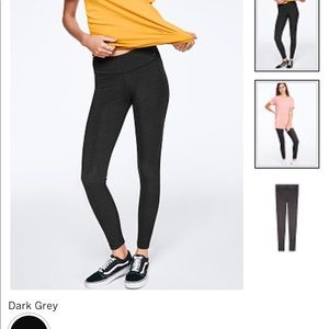 NIP Victoria’s Secret Pink essential leggings M